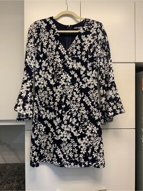 Karl Lagerfeld Marine & White Floral-Embroidered Mini Dress size 8
